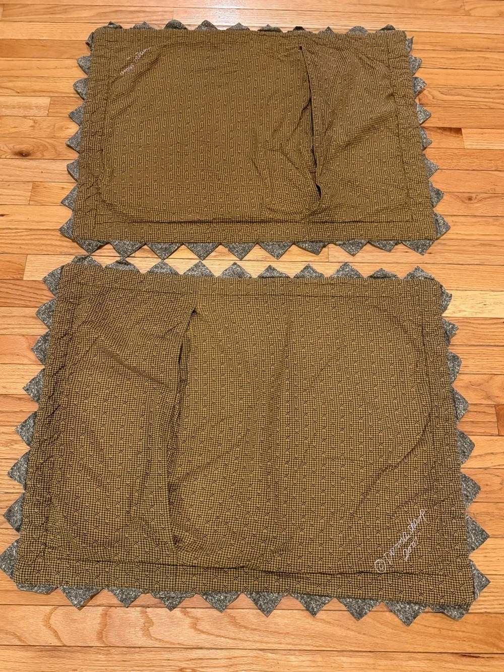 Donna Sharp 2007 Log Cabin Quilted Pillow Sham Set prarie country cottage